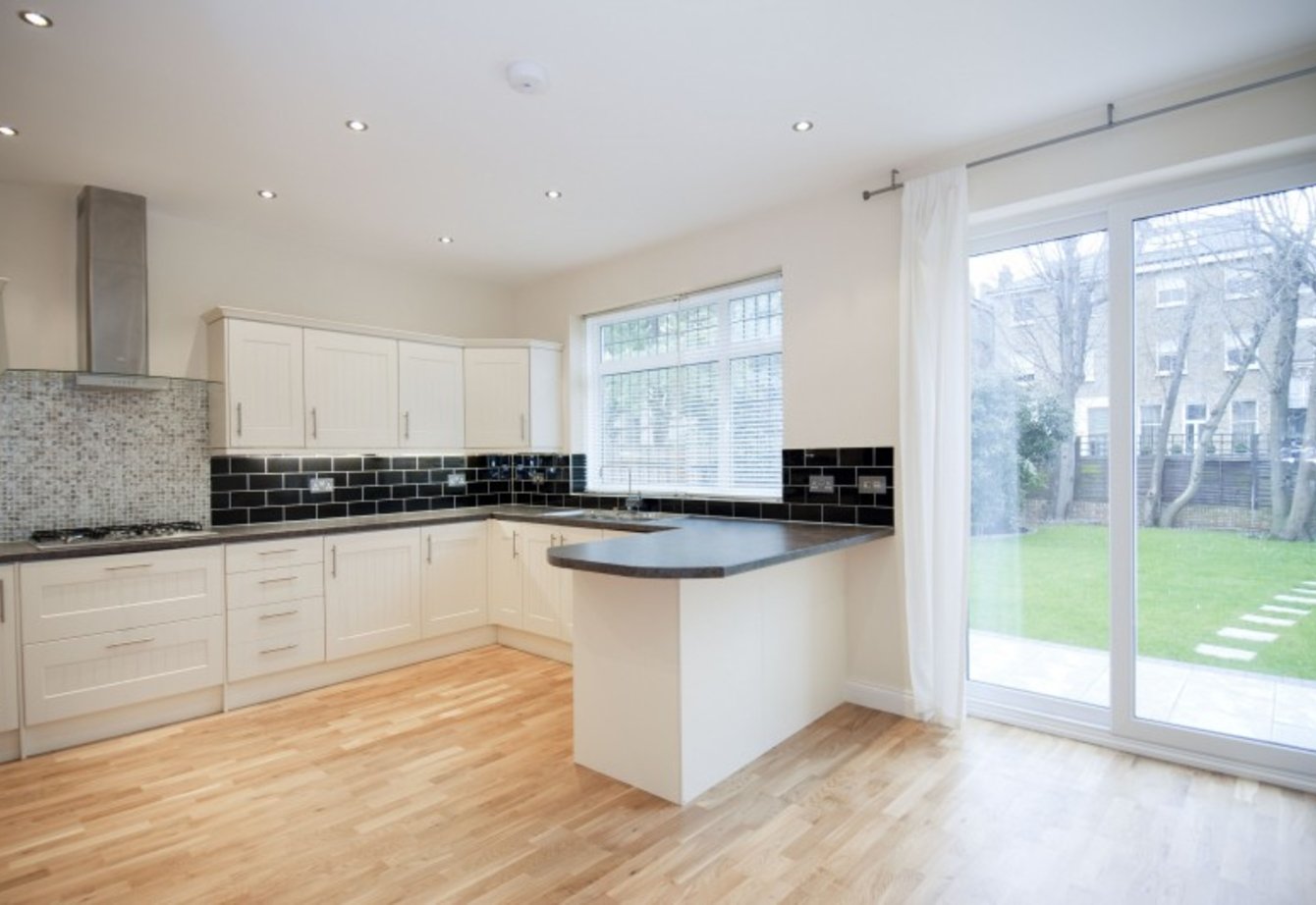 sold-ashworth-road-london-100-view6