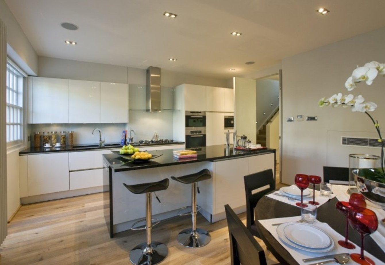 sold-elm-tree-close-london-145-view2