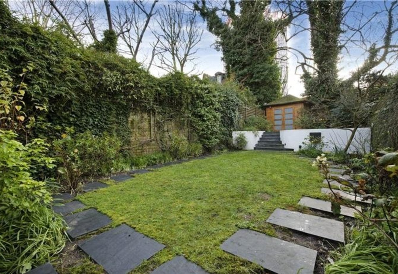 sold-the-coach-house-london-219-view8