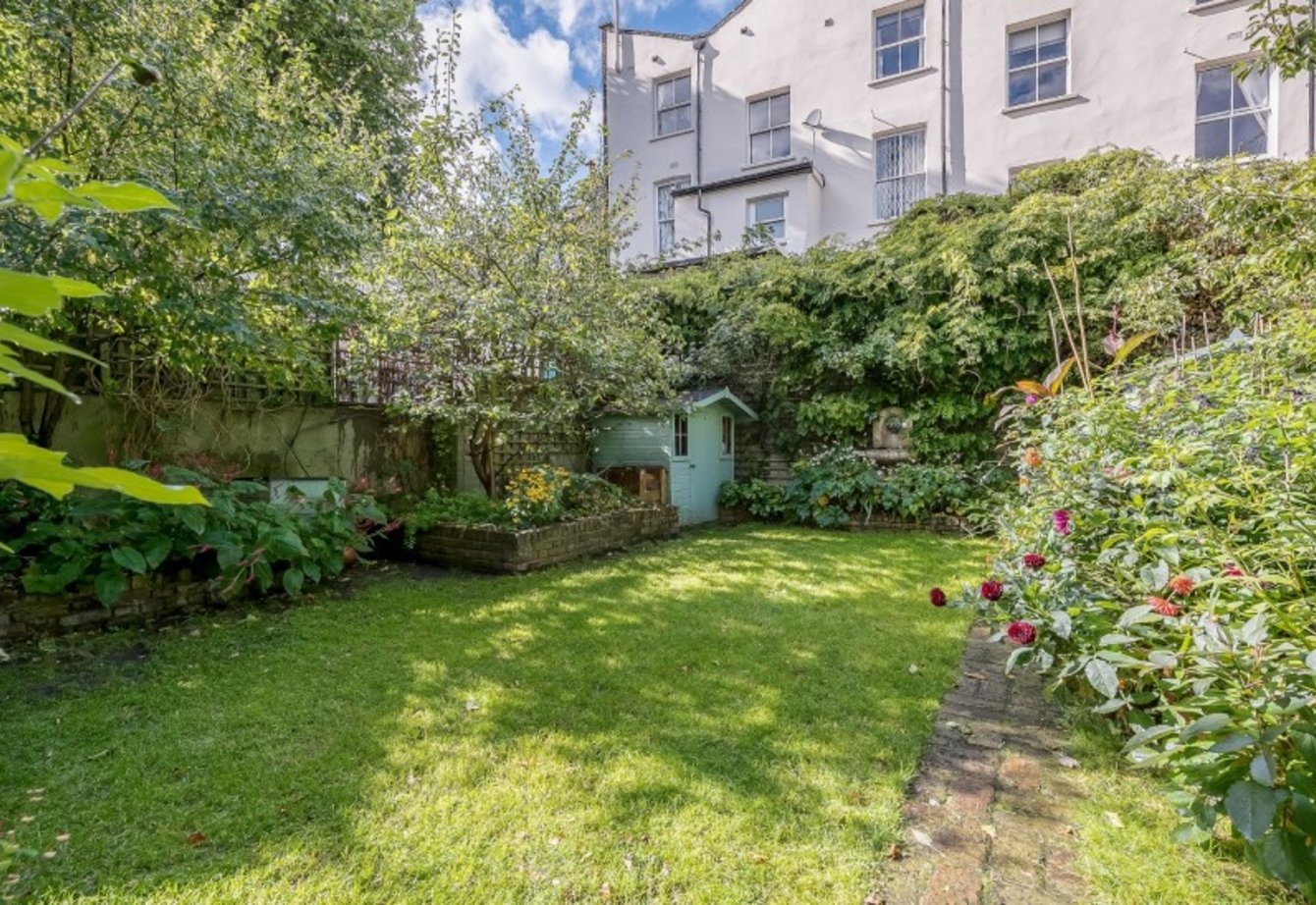 sold-clifton-hill-london-30-view8