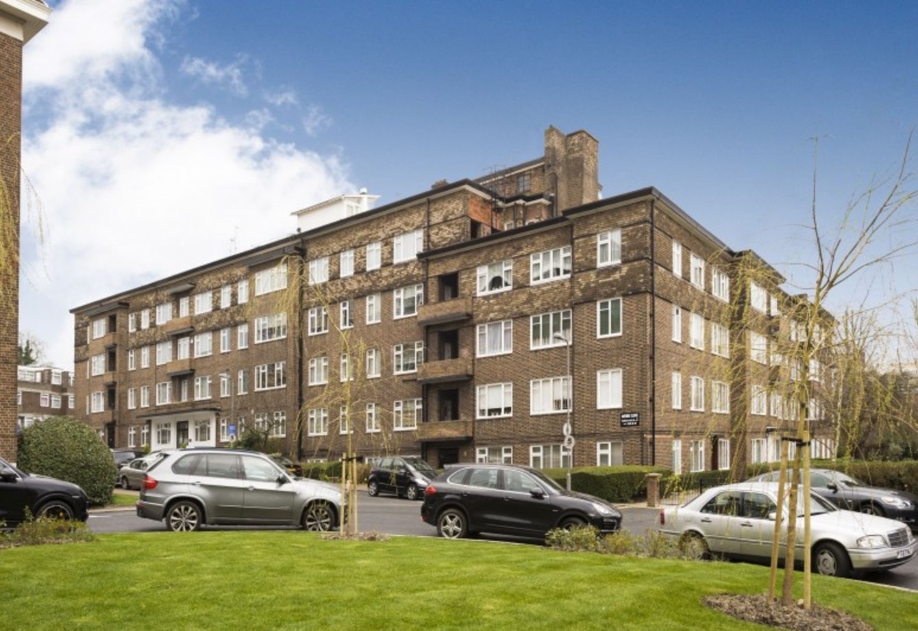 sold-avenue-close-london-72-view1