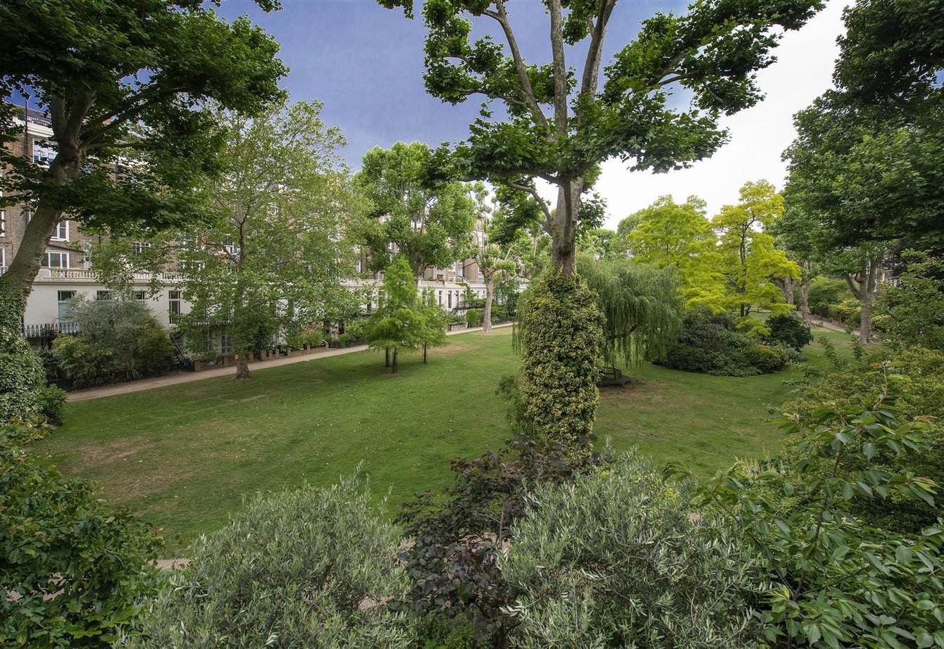 sold-clifton-gardens-london-281-view12