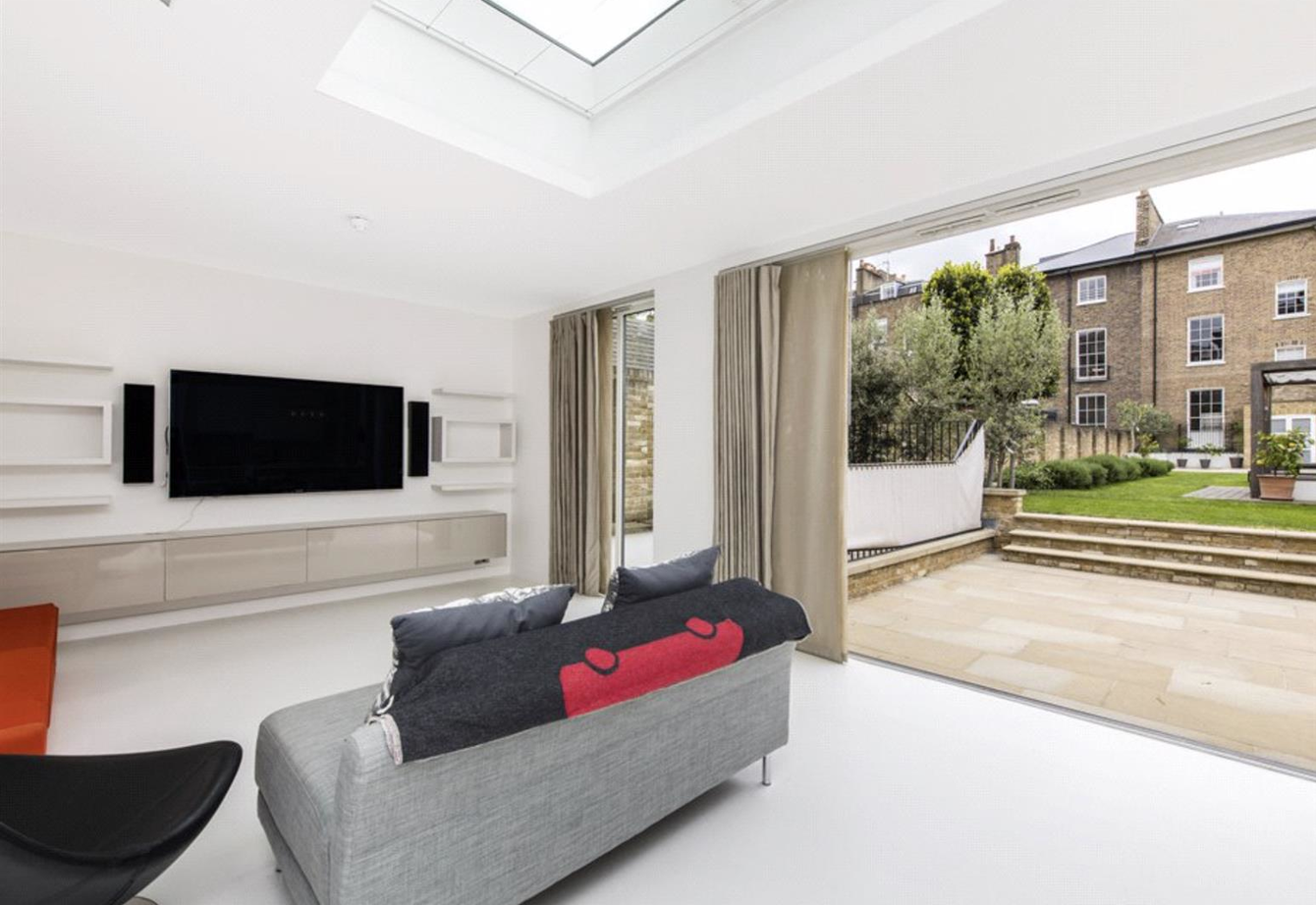 House - Mid Terrace for sale in Hamilton Terrace, St Johns Wood, London