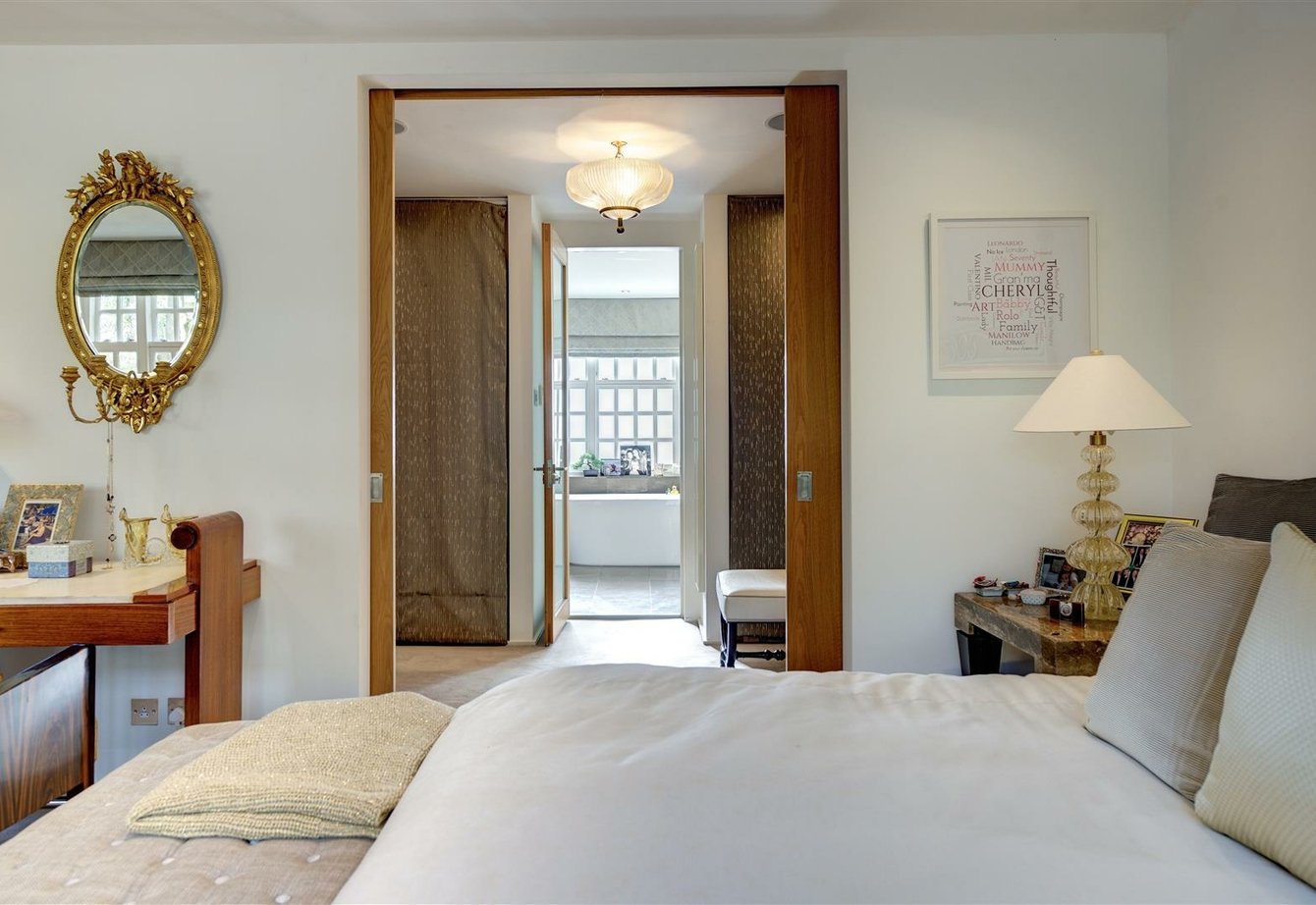 for-sale-elm-tree-close-london-436-view12