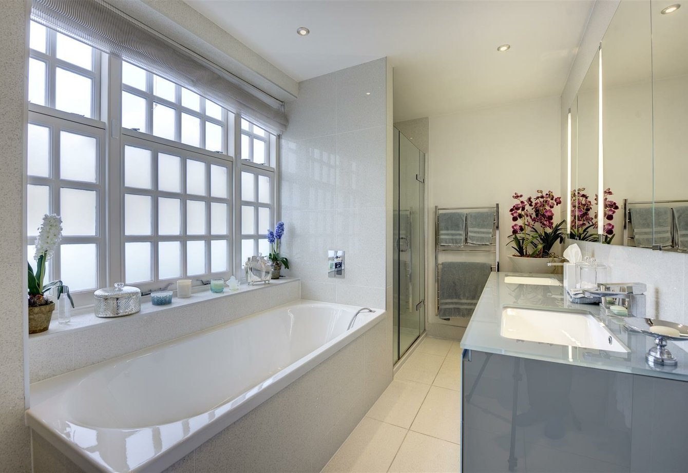 for-sale-elm-tree-close-london-436-view13