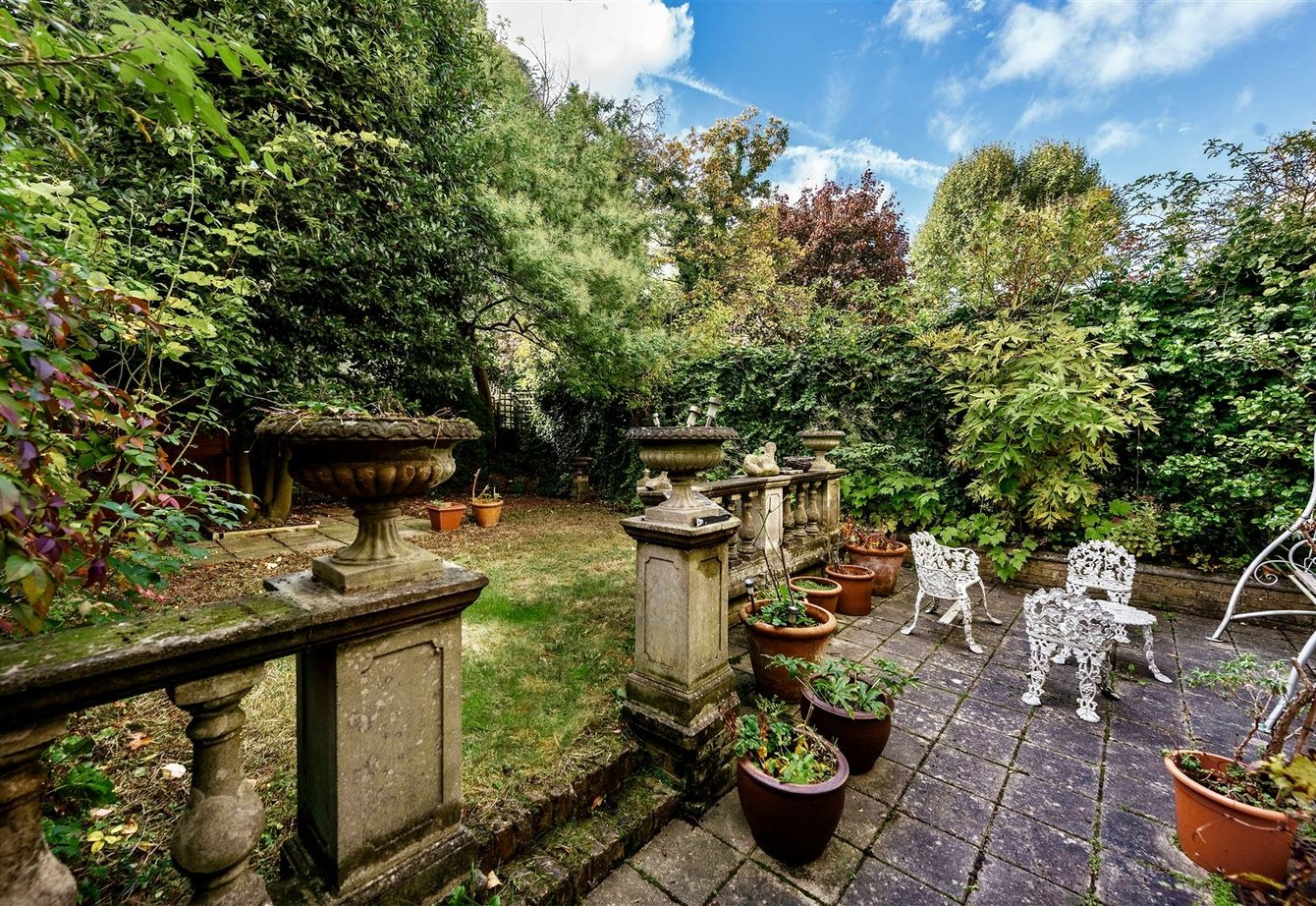 for-sale-park-place-villas-london-439-view9