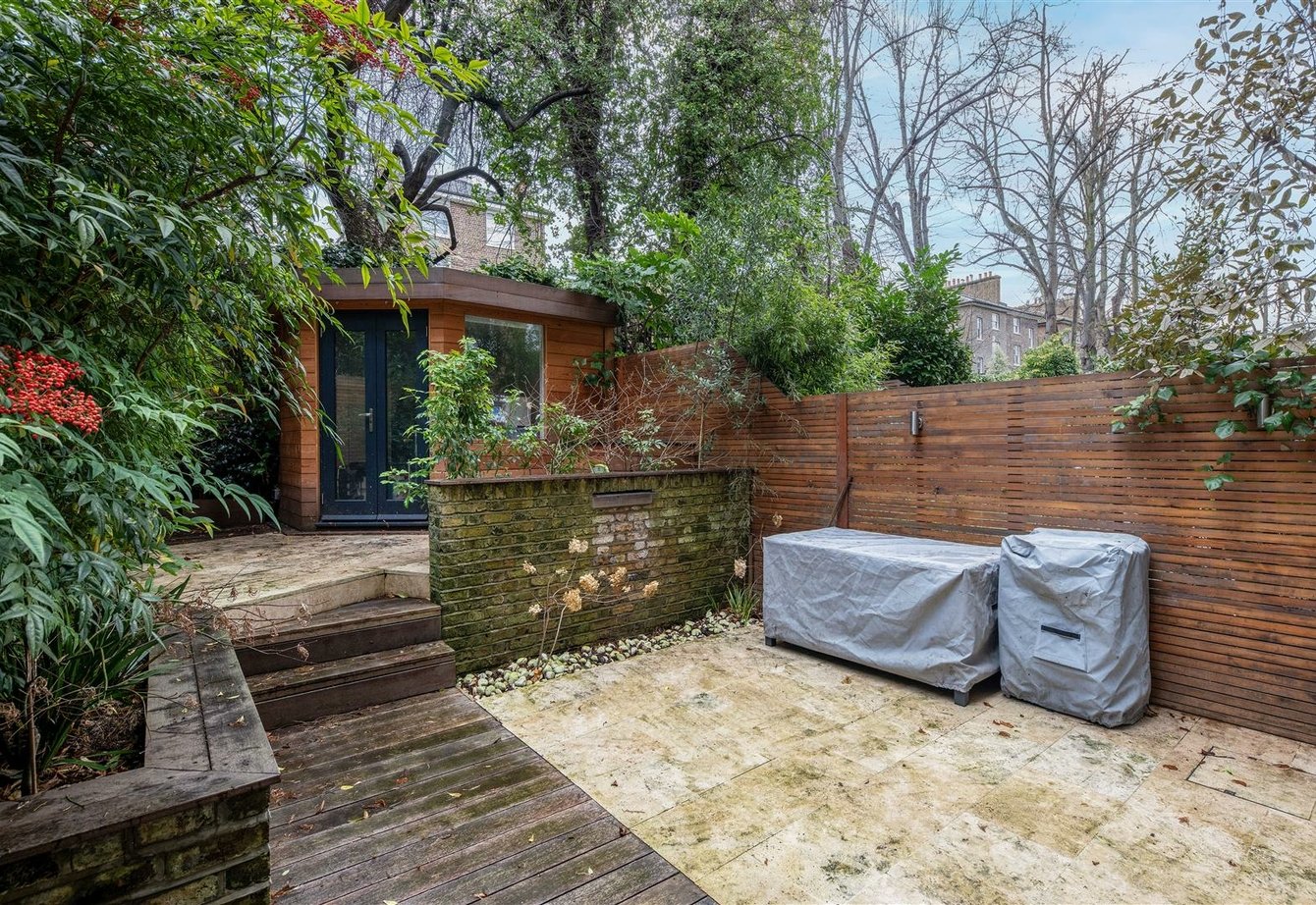 for-sale-belgrave-gardens-london-444-view5