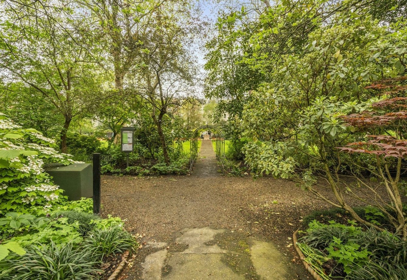for-sale-gloucester-square-london-466-view13