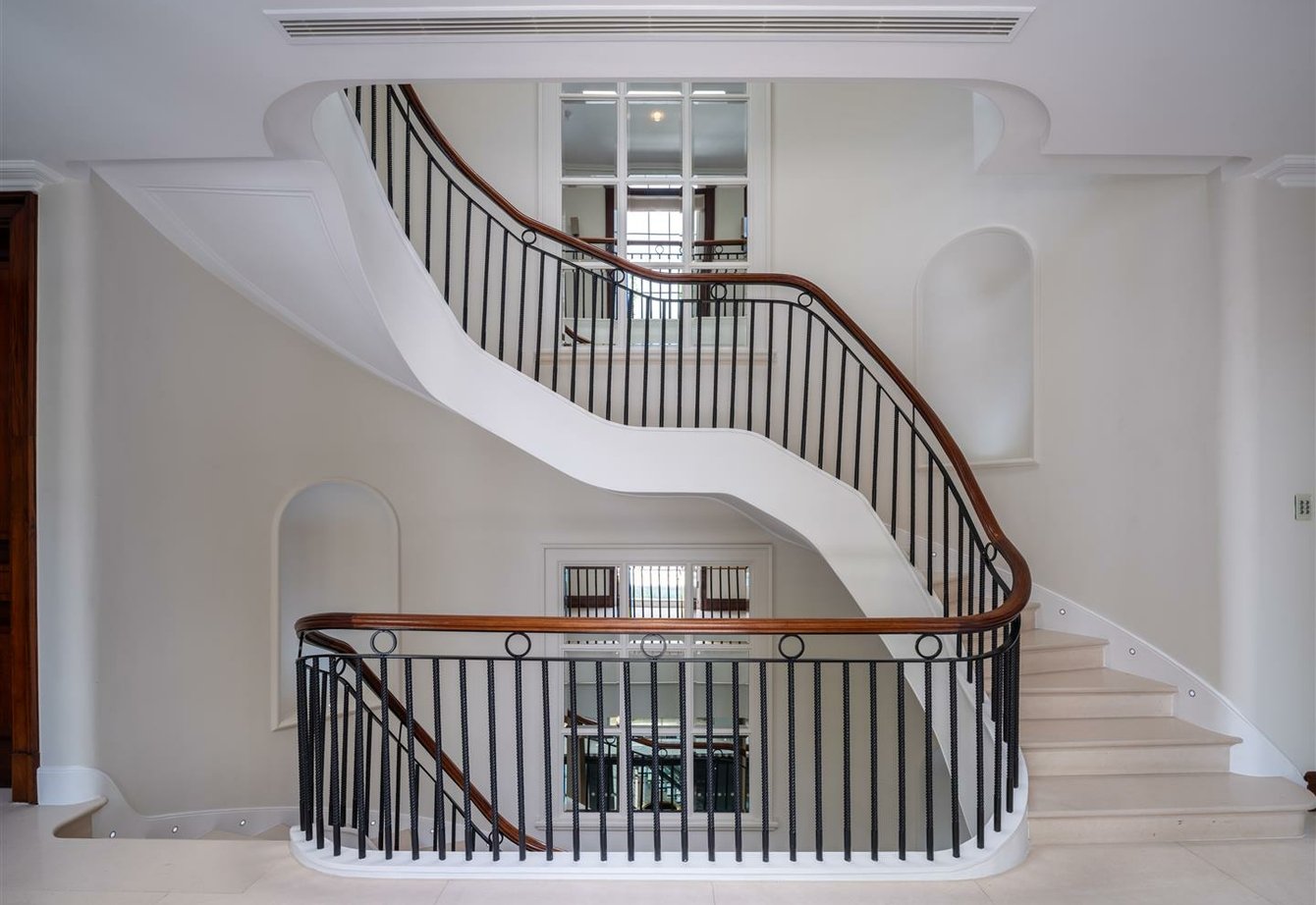 sold-cavendish-avenue-london-481-view11