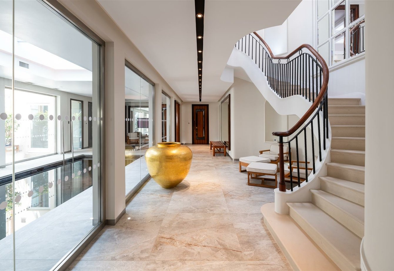 sold-cavendish-avenue-london-481-view18