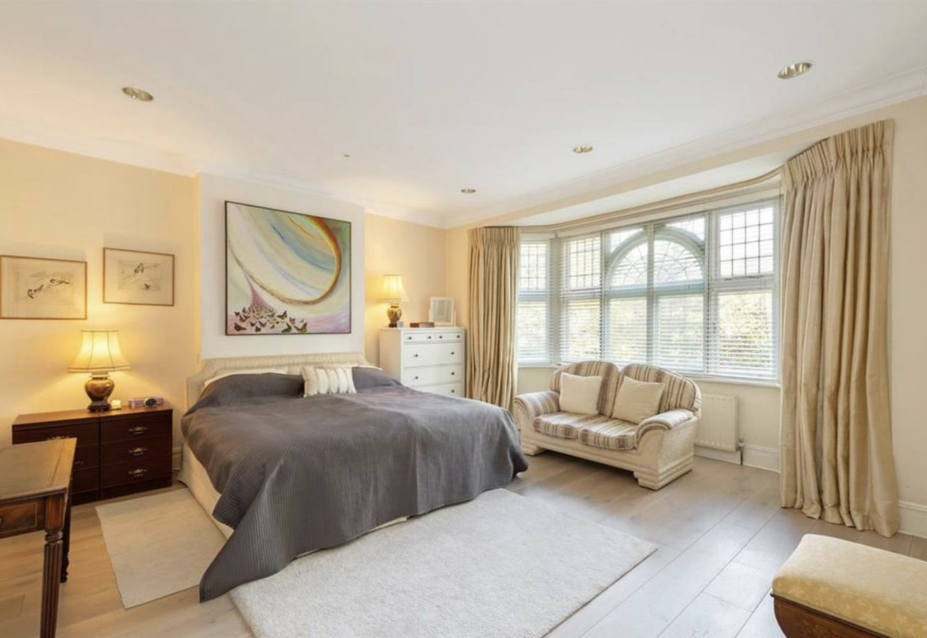 for-sale-hollycroft-avenue-london-483-view9