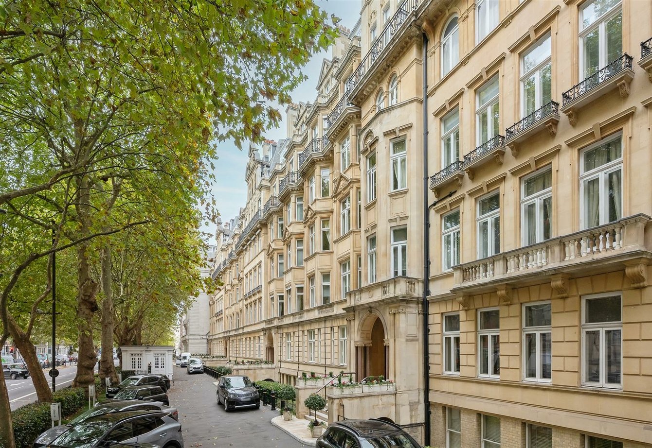 for-sale-marylebone-road-london-488-view1