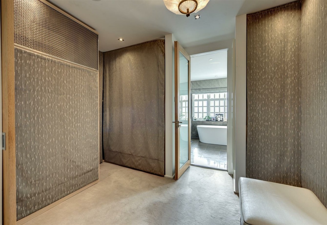 for-sale-elm-tree-close-london-495-view10