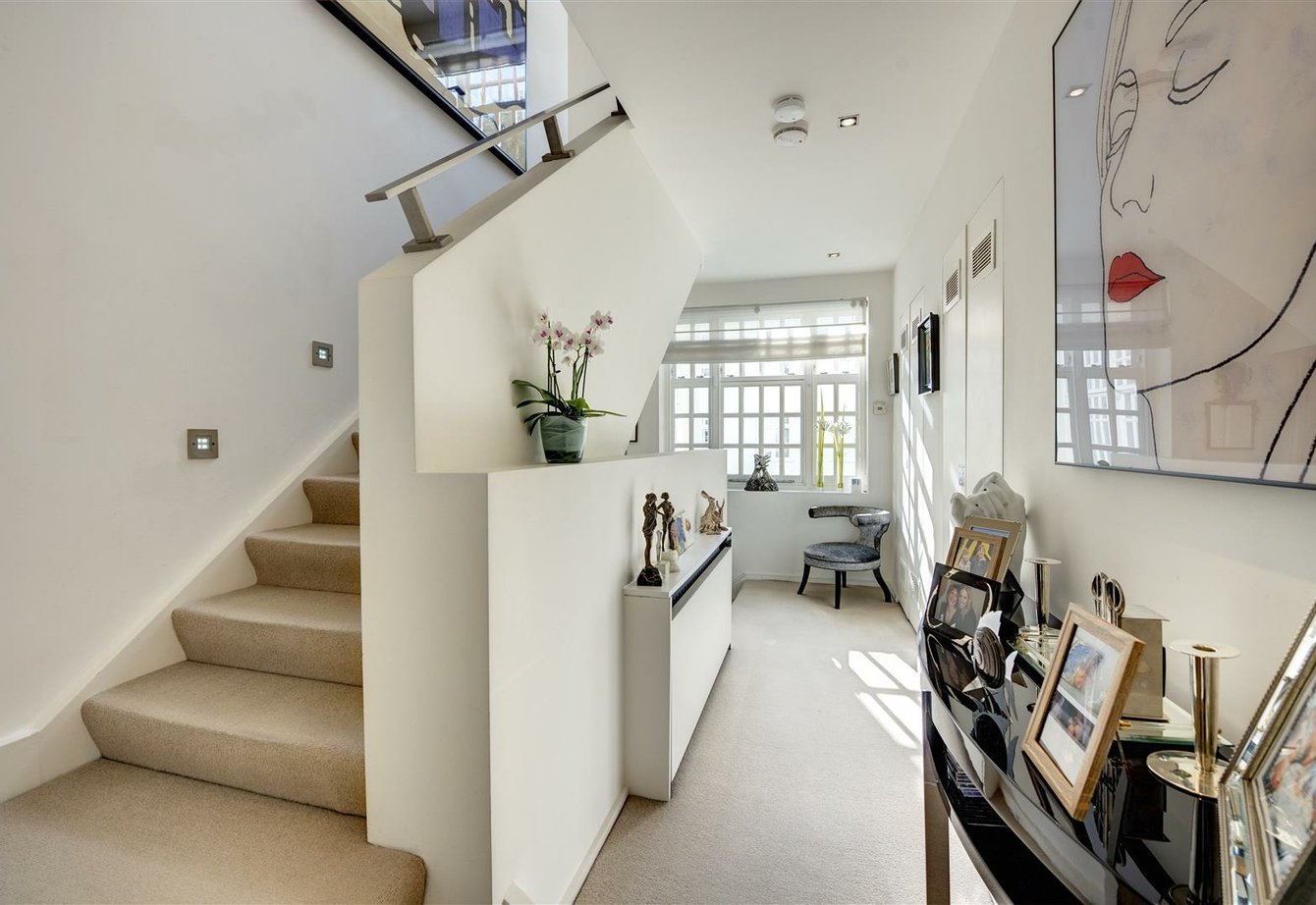 for-sale-elm-tree-close-london-495-view8