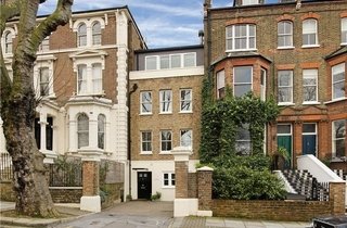 sold-the-coach-house-london-219-view1