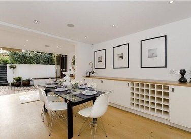sold-the-coach-house-london-219-view3