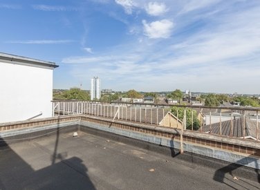 sold-meadowbank-london-56-view2