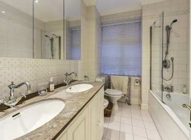 sold-avenue-close-london-72-view2